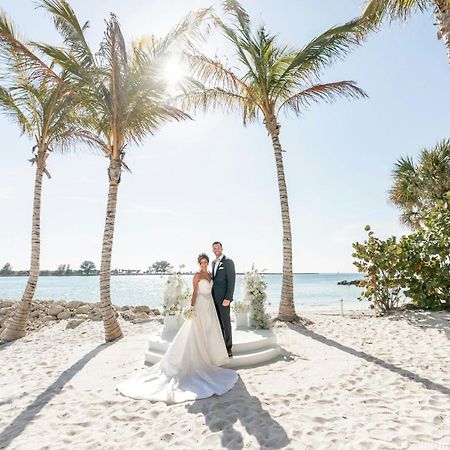 Jw Marriott Clearwater Beach Resort & Spa Exterior photo