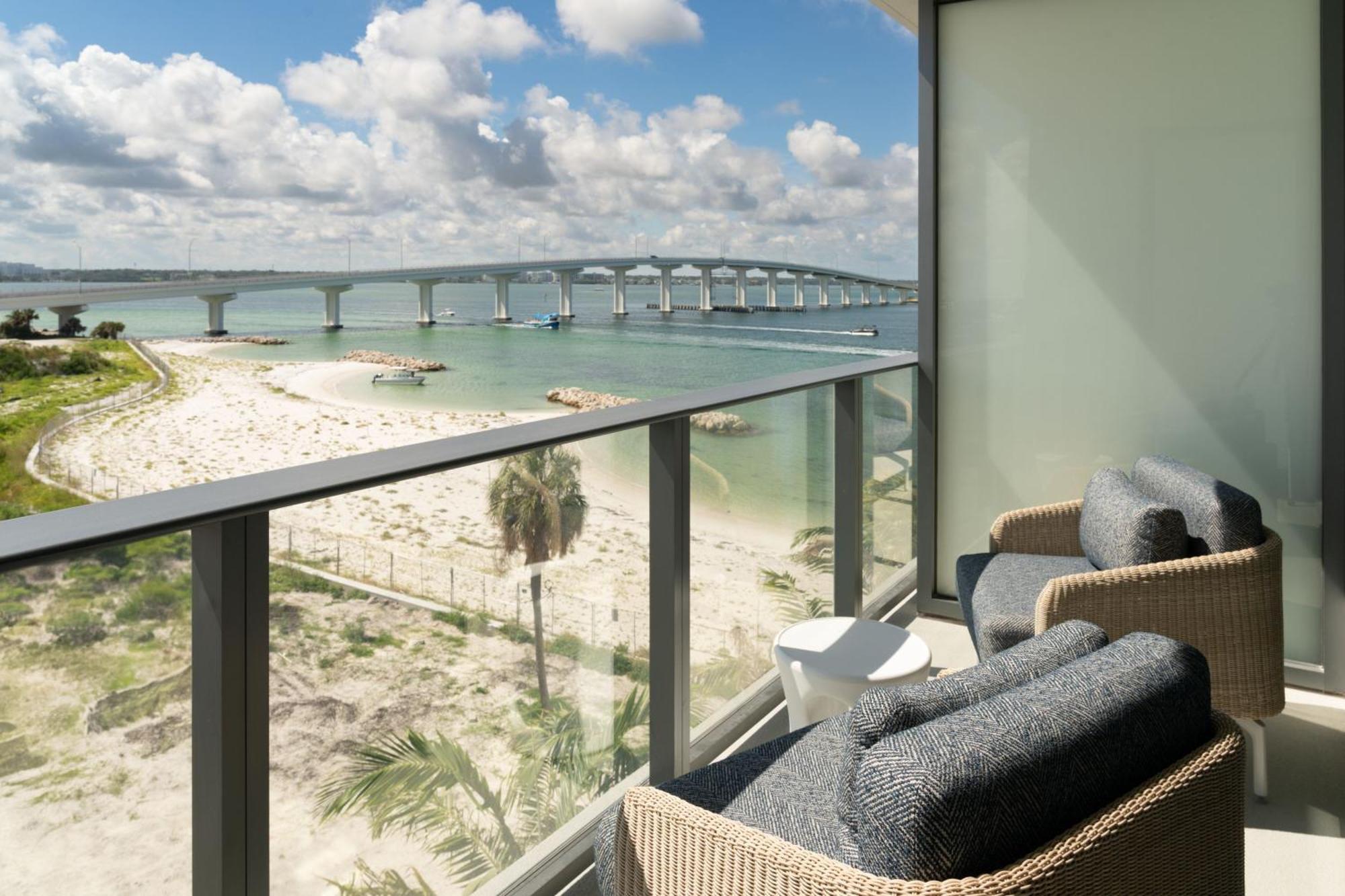 Jw Marriott Clearwater Beach Resort & Spa Exterior photo